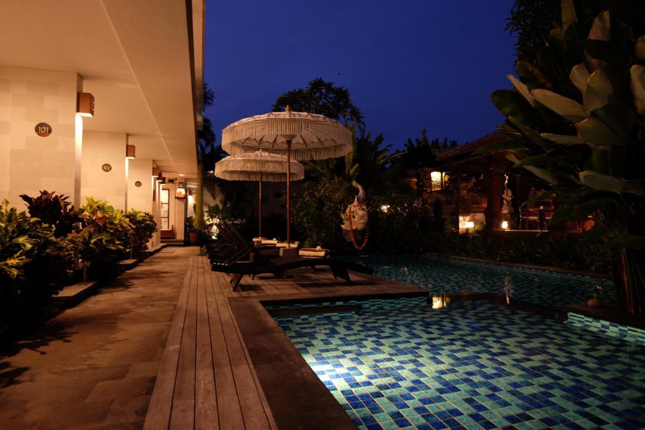 Kayu Sugih Palace Sanur Esterno foto